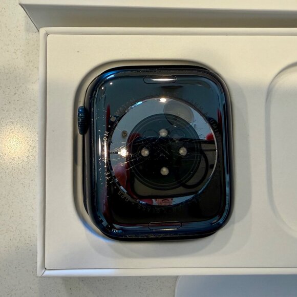 Apple Watch Series 8, Cellular, 45mm M/L, Midnight Aluminum Band, Original Boxes - Picture 5 of 6